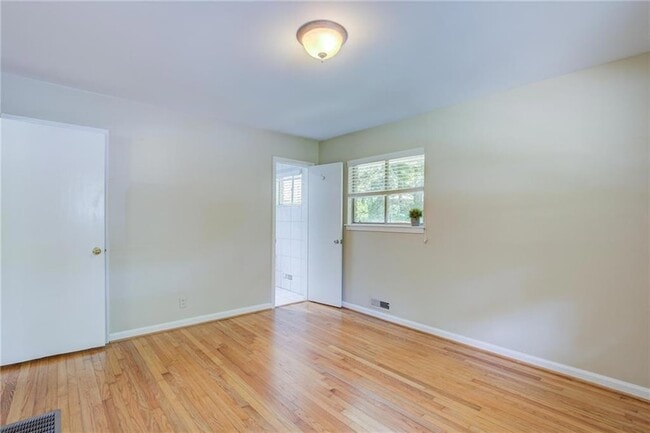 Building Photo - 1112 Franklin Cir NE