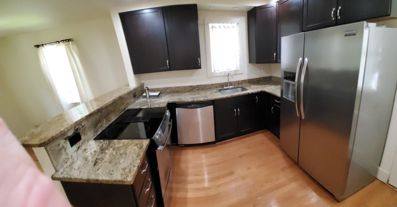 Kitchen panoramic - 1605 N Stafford St