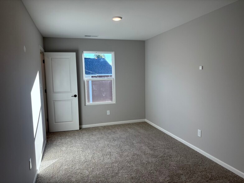 Building Photo - 16815 Aiken Ridge Cir