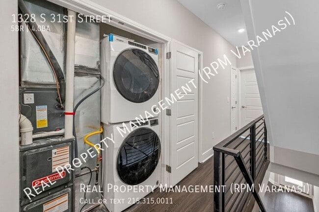 Building Photo - 1328 S 31st St