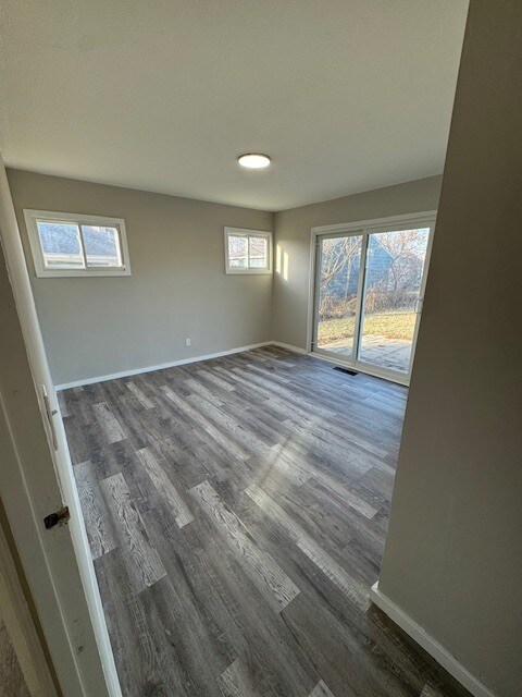 Building Photo - 2725 Danz Ave