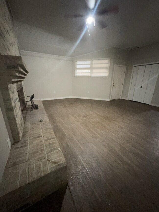 Building Photo - 5855 Canton Park Dr