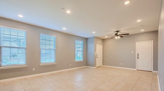 Building Photo - Modern 4-Bedroom Sanctuary in a Sought-After Location