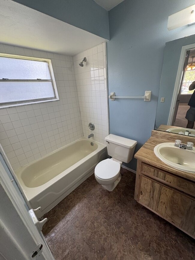 Building Photo - 4261 Pershing Pointe Pl