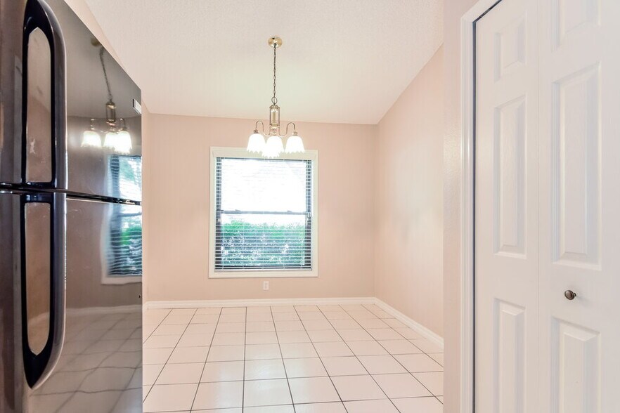 Building Photo - 2526 Wrencrest Cir