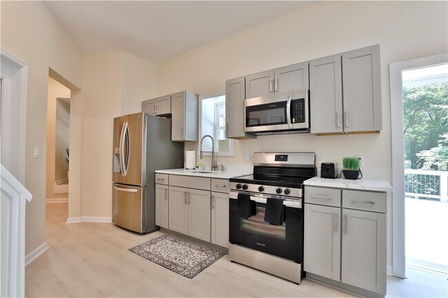 Building Photo - 2125 Clay Rd SW