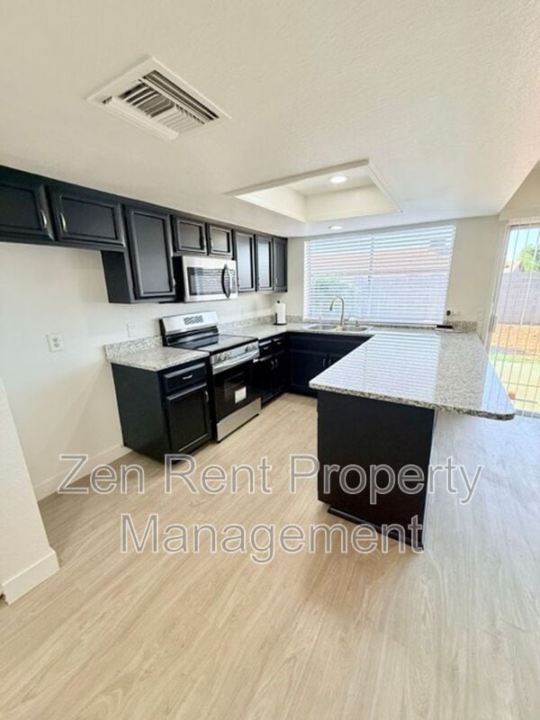 Building Photo - 1044 E Harmony Ave