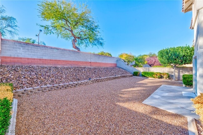 Building Photo - 809 Royal Birch Ln