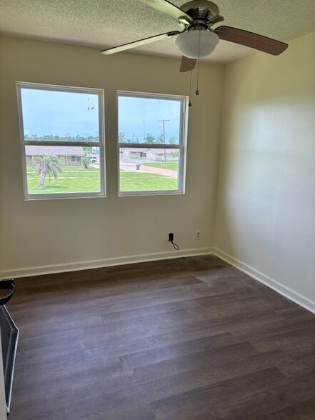 Building Photo - 1011 Giovanni St