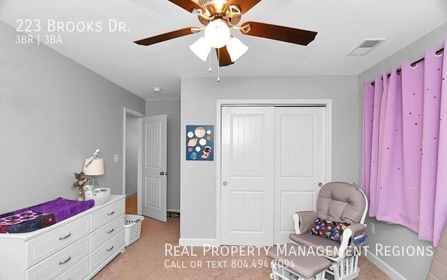 Building Photo - 223 Brooks Dr