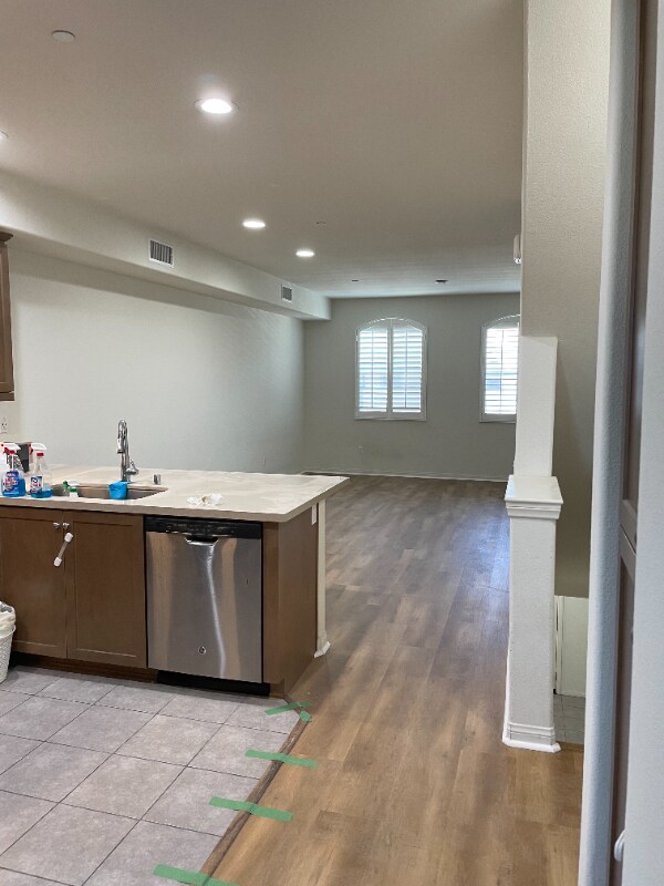 Building Photo - 335 N Fenimore Ave