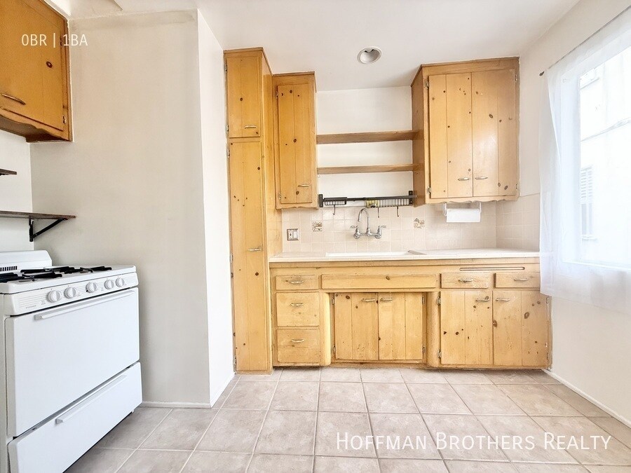 Building Photo - 1350 Laurel Ave