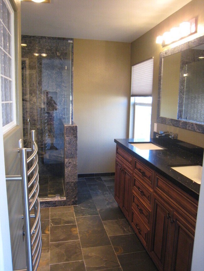 Building Photo - 3 Bedroom, 2.5 Bath Home in Sunset Glen (Mira Mesa)