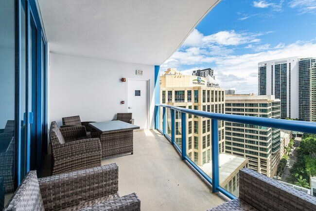 Building Photo - 333 Las Olas Way