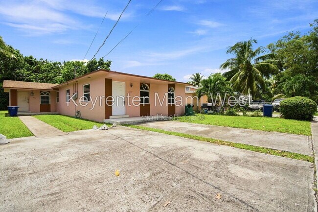 Building Photo - 872 NW 108th St