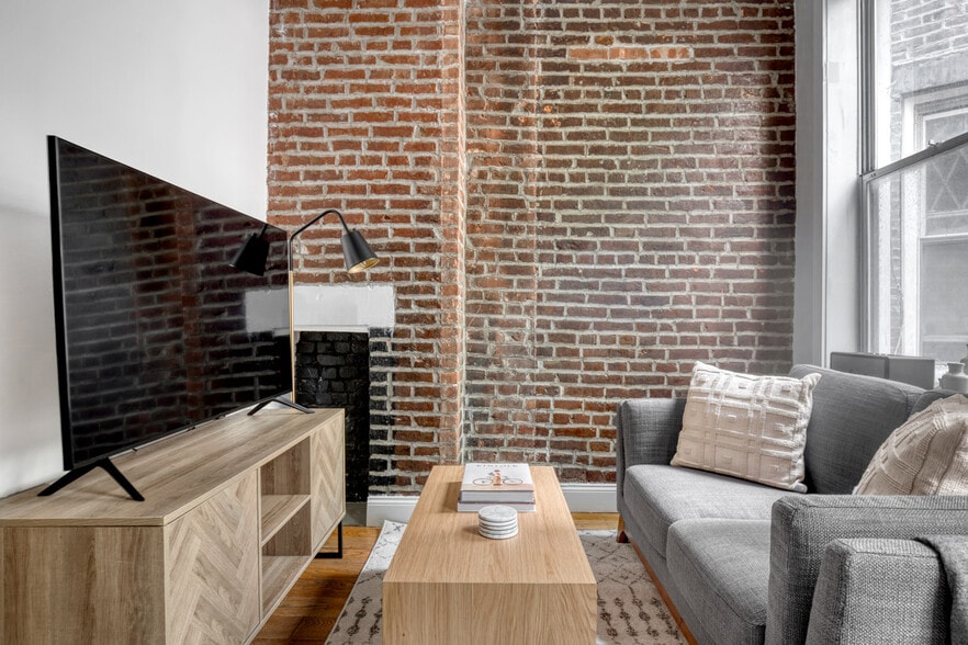 Building Photo - 221 Mott St