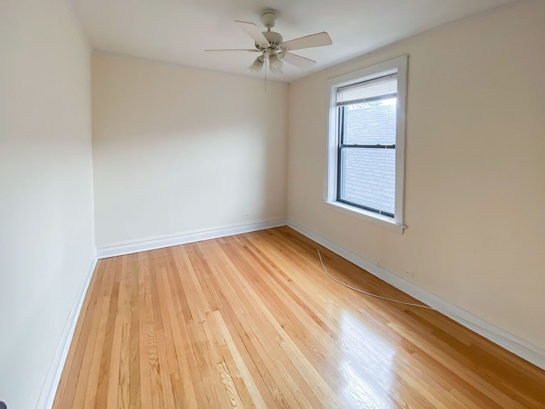 Building Photo - 3620 N Marshfield Ave