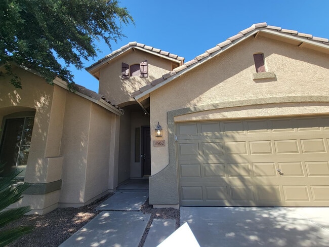 Building Photo - 3562 E Meadowview Dr