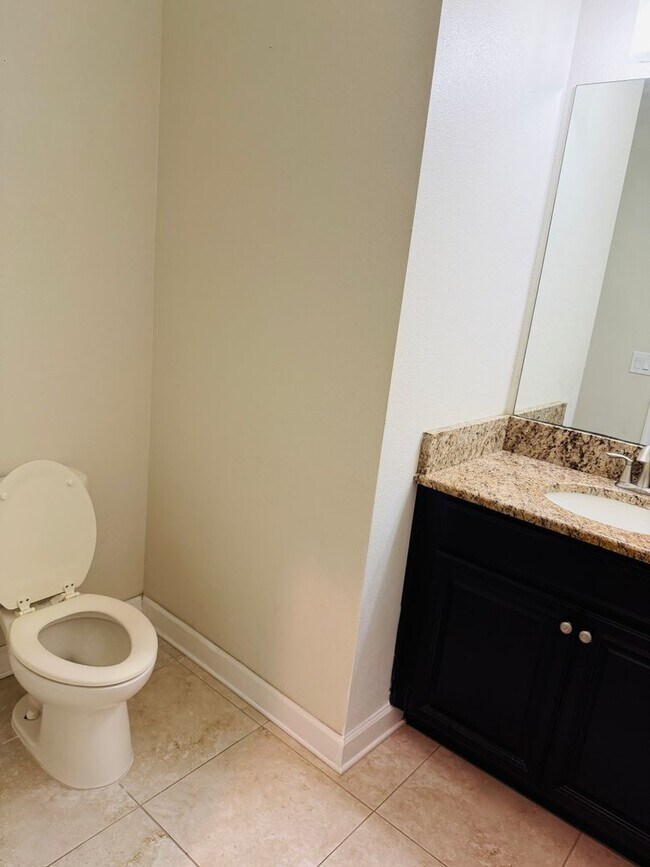 Building Photo - 4 Bed 2.5 Bath Single Family in Storey Lake