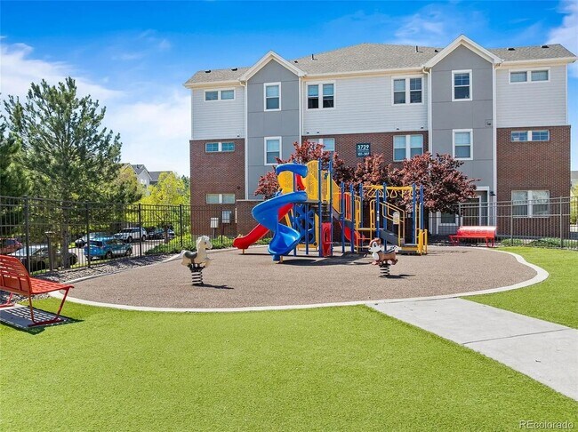 Primary Photo - Spacious 2BR Condo convenient to DTC, Auro...