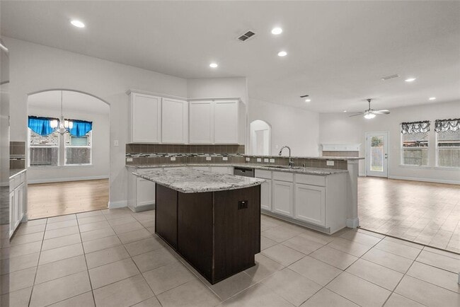 Building Photo - 3622 Pasteur Ln