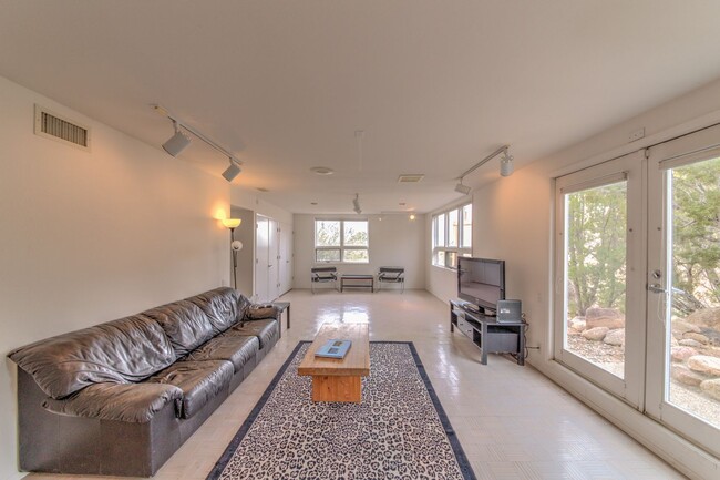 Building Photo - SANDIA HEIGHTS EXECUTIVE RENTAL 2+Story 3B...