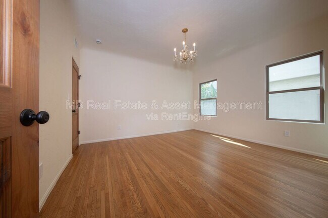 Building Photo - 1260 Ridgeley Dr