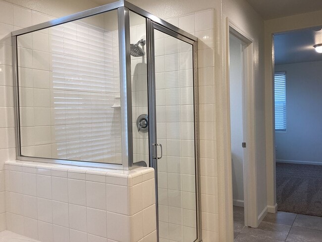 Building Photo - 6319 E Creek View Ln