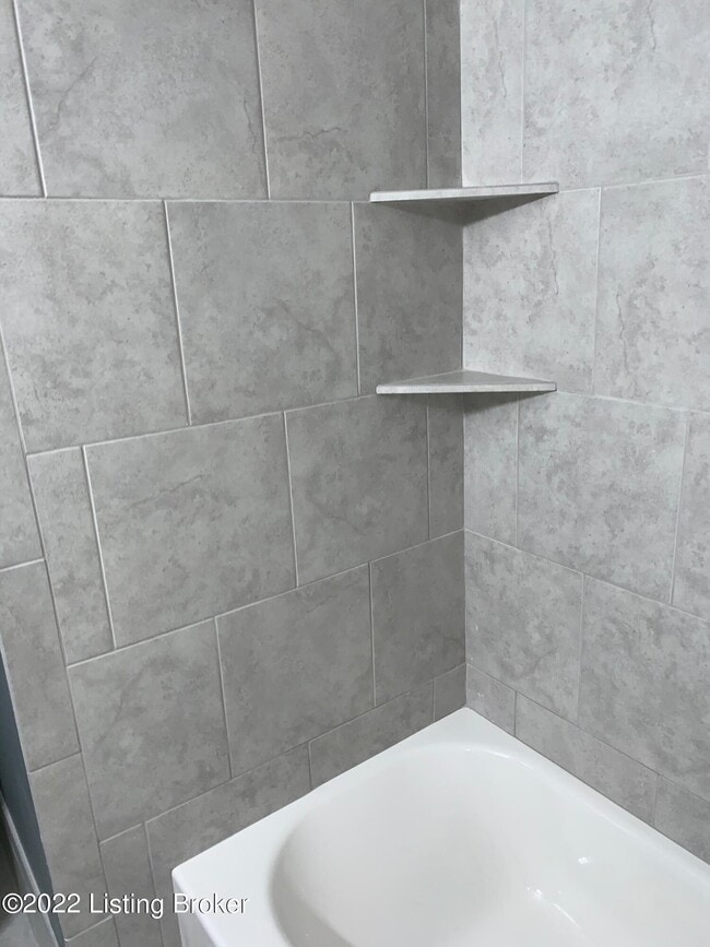 Building Photo - 2220 Heather Ln