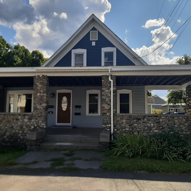 Primary Photo - 10 Parsons St