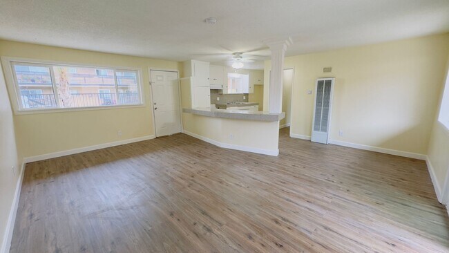 Building Photo - MOVE IN SPECIAL- Downstairs 2 bedroom +1 bath, patio. AVAILABLE NOW!!