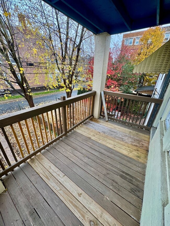 Building Photo - 1620-1/2 W Chew St