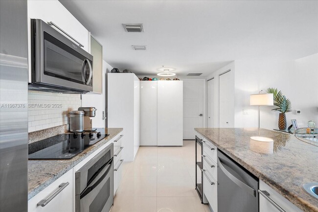 Building Photo - 185 SW 7th St