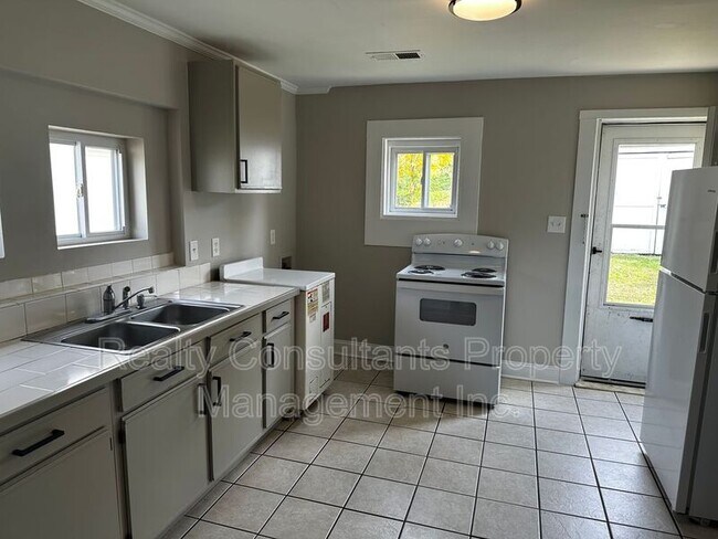 Building Photo - 1707 Glenwood Ave