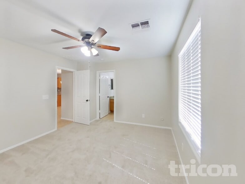 Building Photo - 305 W Angus Rd