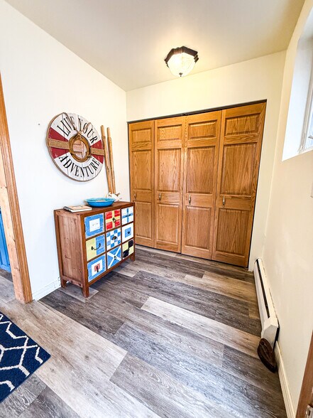 Building Photo - 440 S Peninsula Ln