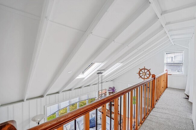 Building Photo - 7 Oak Dr