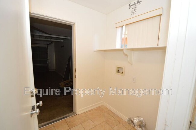 Building Photo - 227 Galante Way