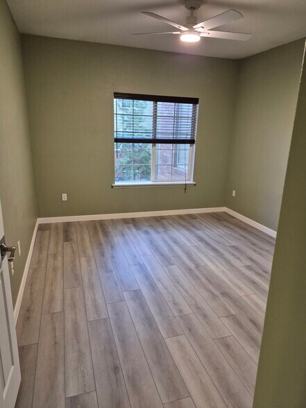 Building Photo - 8400 S Upham Way