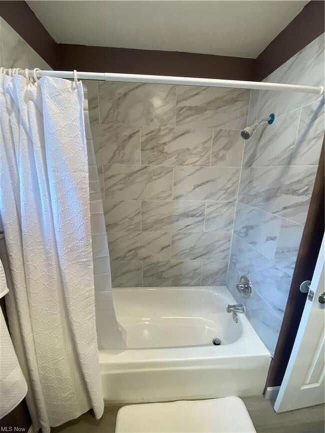 Building Photo - Renovated 3 Bedroom Home with 2 Full Baths