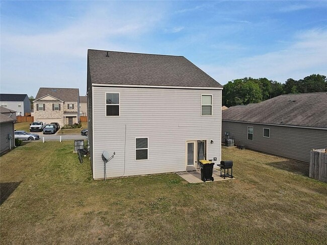 Building Photo - 2084 Sawgrass Dr