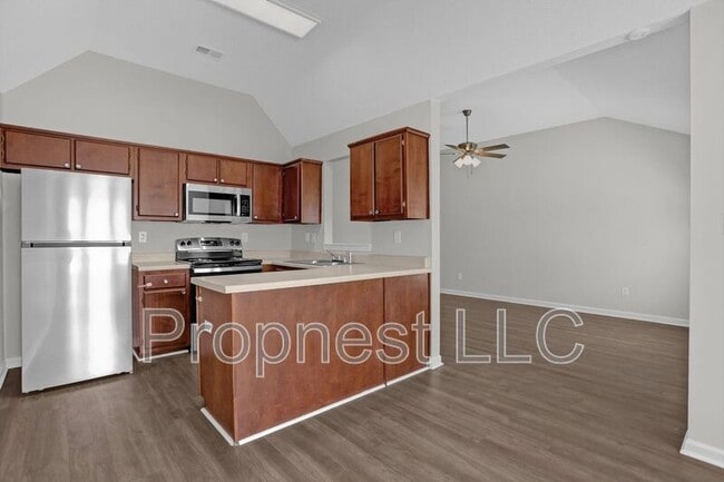 Building Photo - 1676 Joy Cir