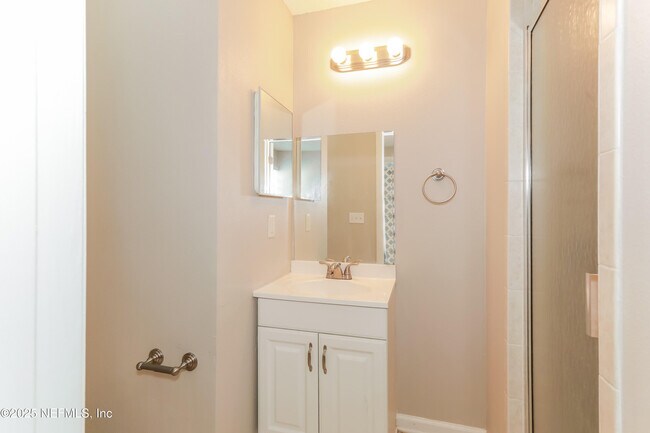 Building Photo - 7453 Amandas Crossing Dr N