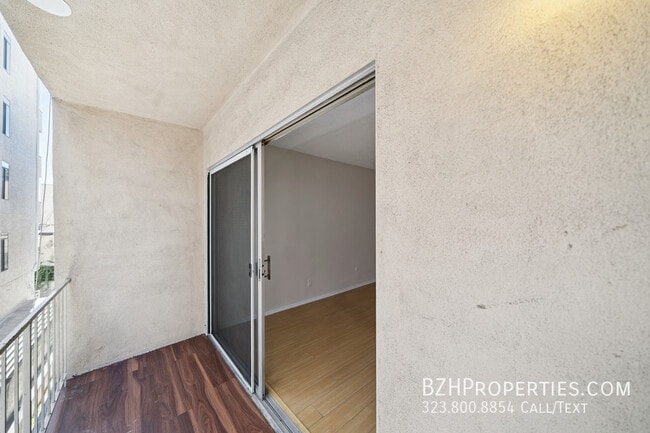 Building Photo - 7030 Lanewood Ave