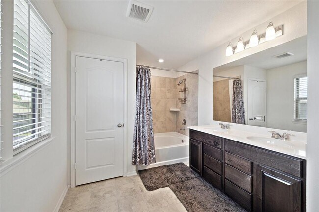 Building Photo - 17303 Rock Willow Ln