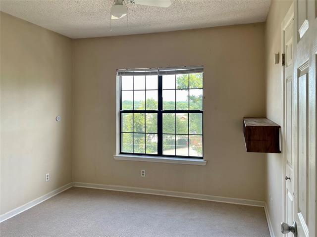 Building Photo - 8750 Park Ln