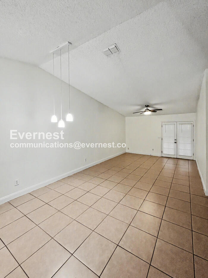 Building Photo - 3436 Sunrise Villas Ct N