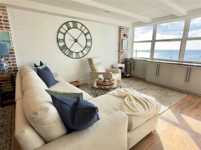 Building Photo - 800 SE 20th Ave