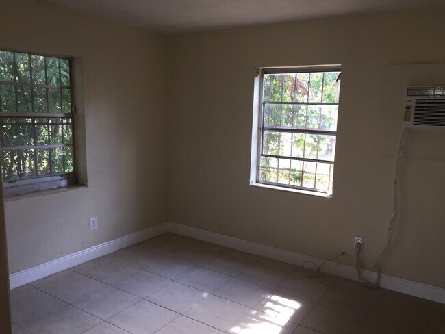 Building Photo - Large 3-2 with a carport