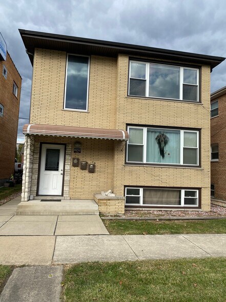 Building Photo - 8252 W 95th St